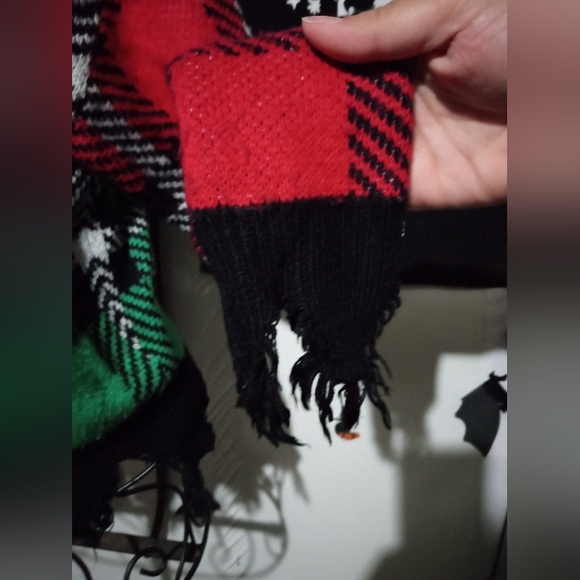 Trendy Threads Colorblock Plaid Y2K Distressed Button Sweater Size Medium - Picture 7 of 10